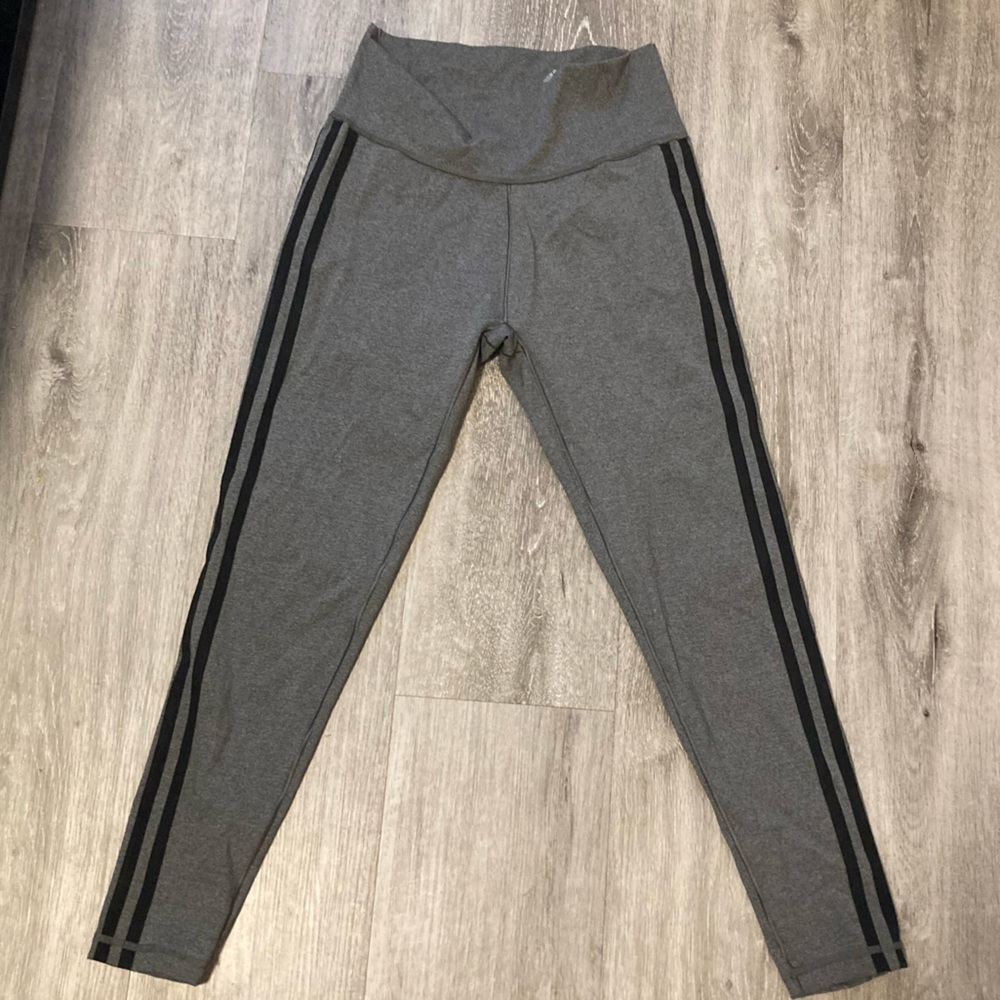Adidas Leggings grey, NWOT. Size M.